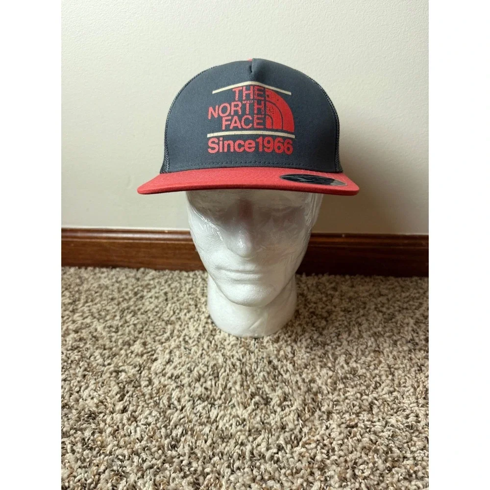 The North Face Keep It Structured Trucker Hat Grey Red Flexfit 110 Snapback OS